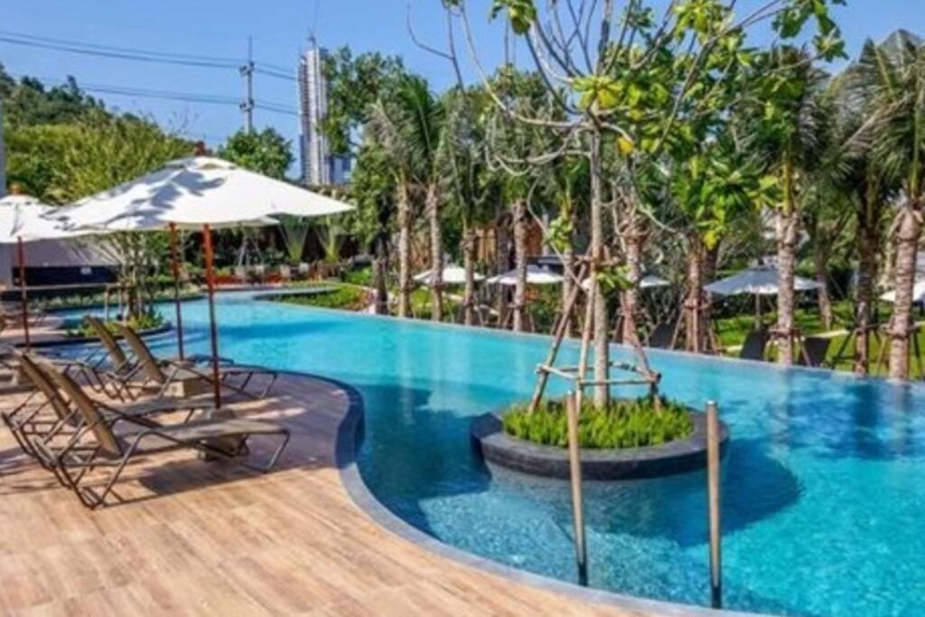 Unixx Condo Pattaya Near Walking Street Exterior photo